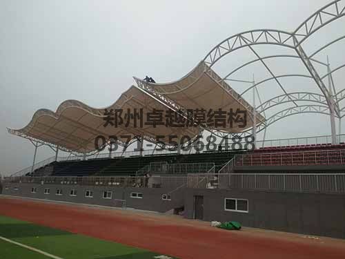 安裝膜結構具有一定危險性,需做好安全措施