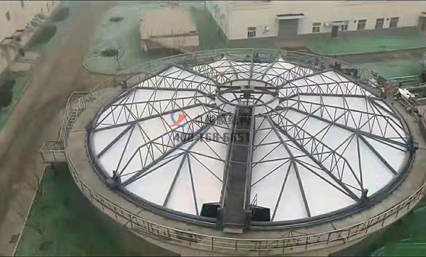 北京亦莊水務(wù)公司<font color='red'>污水池膜結(jié)構(gòu)</font>加蓋 　　