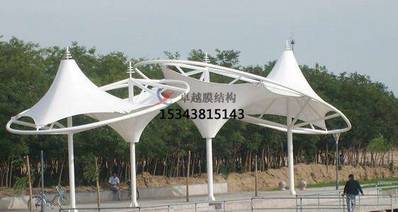 十堰開封<font color='red'>張拉膜結(jié)構(gòu)</font>景觀小品