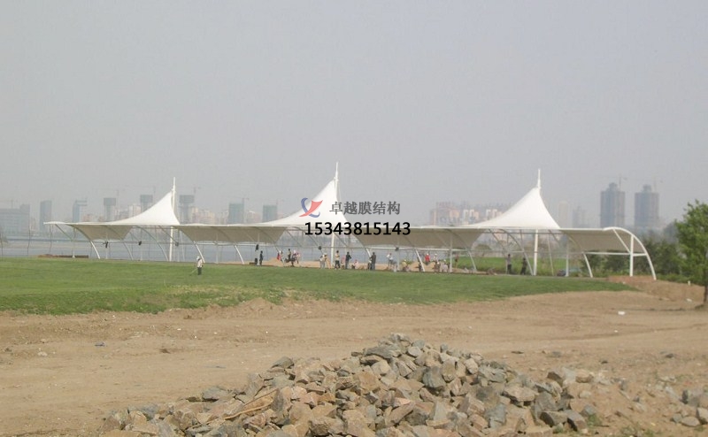 保山膜結(jié)構(gòu)高爾夫發(fā)球臺遮陽棚
