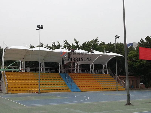 長陽<font color='red'>膜結(jié)構(gòu)看臺(tái)</font>雨棚設(shè)計(jì)生產(chǎn)安裝