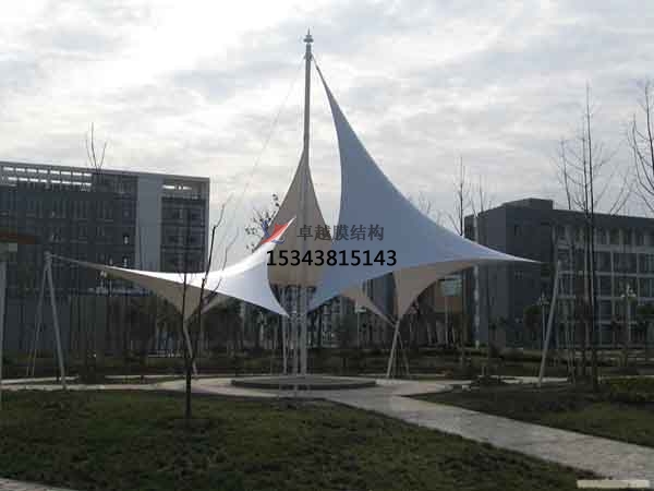 北京商業(yè)廣場(chǎng)<font color='red'>張拉膜結(jié)構(gòu)</font>景觀棚/雨棚設(shè)計(jì)搭建