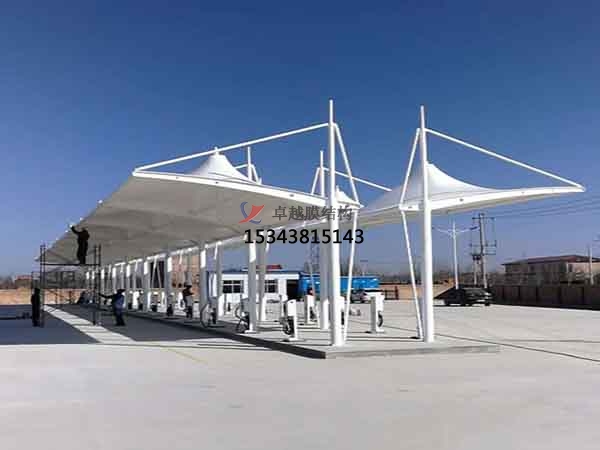 <font color='red'>膜結(jié)構(gòu)車棚</font>之刀刮膜材的優(yōu)點(diǎn)？