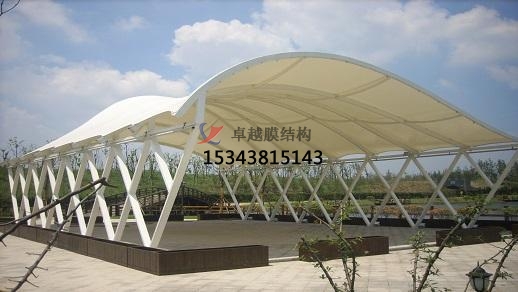 ?？谏虡I(yè)廣場雨棚搭建