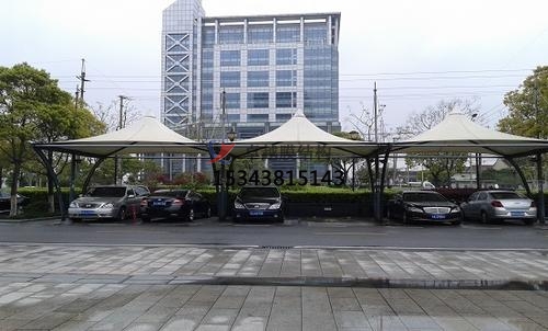 荊門(mén)商業(yè)廣場(chǎng)雨棚搭建