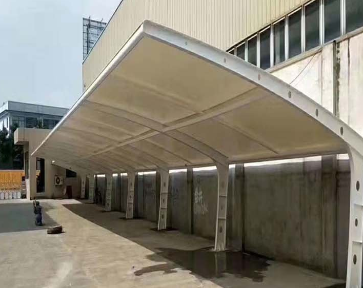 膜結(jié)構(gòu)雨棚有哪些優(yōu)勢(shì)？以下進(jìn)行了詳細(xì)的盤點(diǎn)