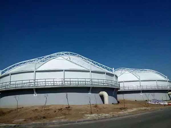 如何解決污水池臭氣熏天的問題？