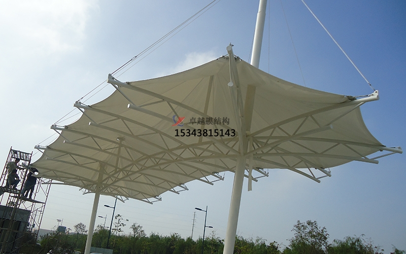 選擇<font color='red'>張拉膜結(jié)構(gòu)</font>必須要具備哪些性能？