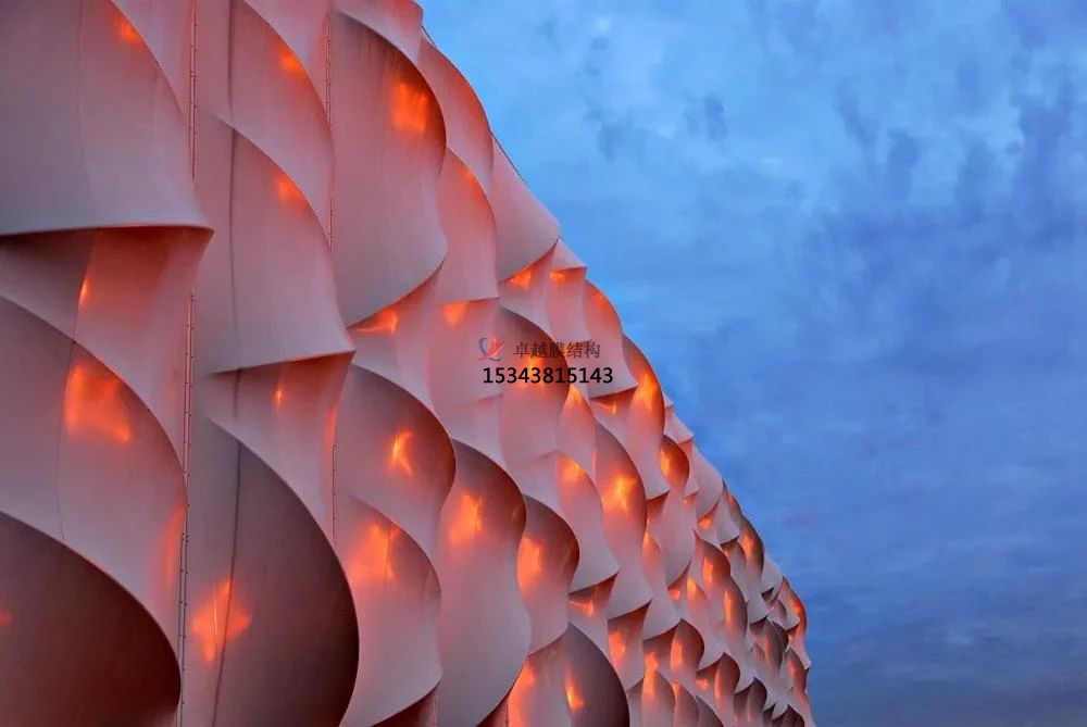 曲線時(shí)代，可彎可曲的膜結(jié)構(gòu)