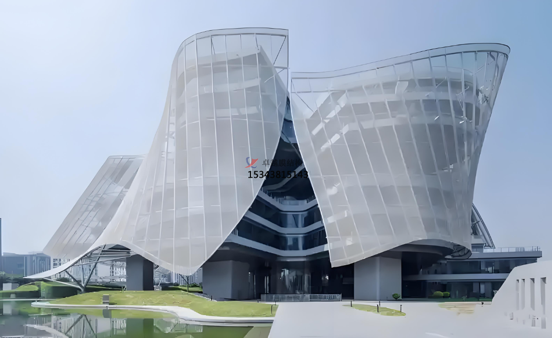 標新立異的柔性膜結構幕墻
