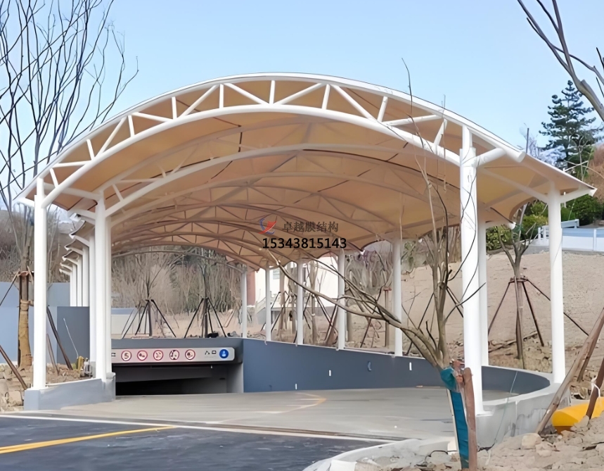 綏化<font color='red'>膜結(jié)構(gòu)公司</font>【地下車庫(kù)出入口雨棚】綏化膜結(jié)構(gòu)廠家