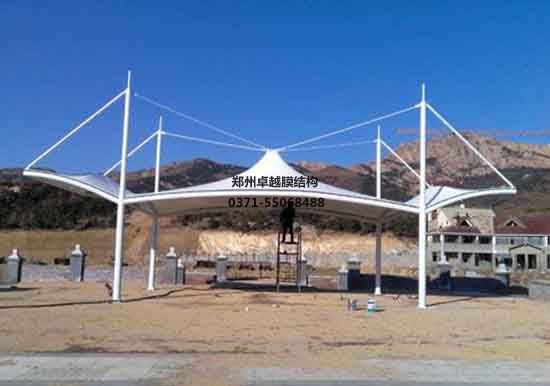 天津張拉膜籃球場遮陽棚生產(chǎn)廠家設(shè)計施工【天津大學(xué)張拉膜籃球場遮陽棚】等項目